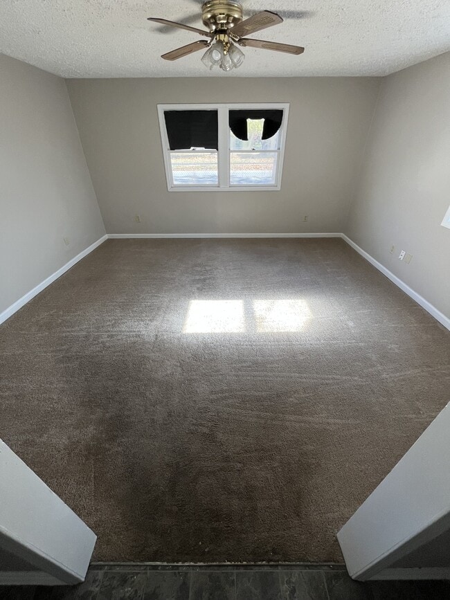 Photo - 2031 Poplar St