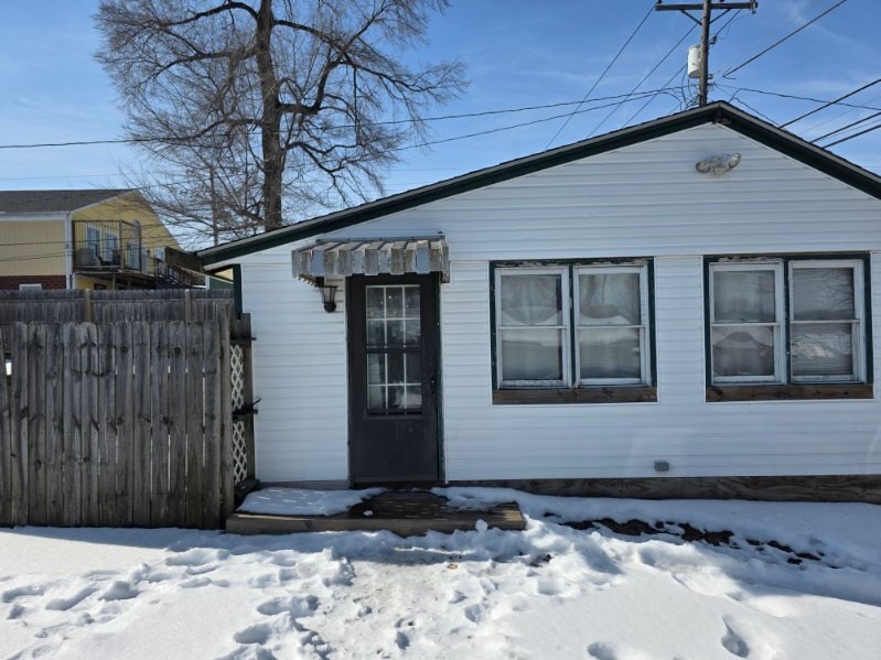 Photo - 48 1/2 E Main St