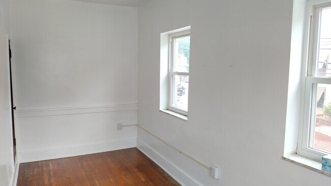 144 Wabash St Unit Second Floor