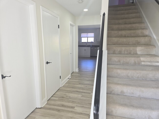 Photo - 1914 Heatherway Ln