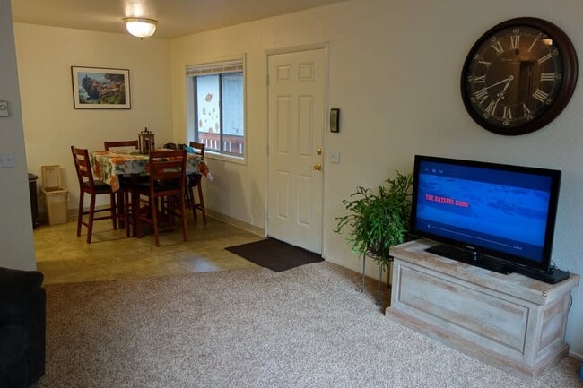 Photo - 18431 Marquis Dr Unit B
