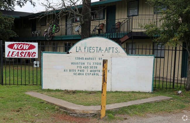 Photo - La Fiesta Apartments