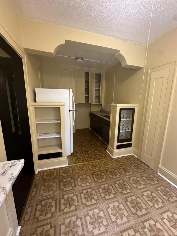 Photo - 1442 W 101st St