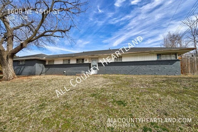 MOVE-IN SPECIAL on this Adventure District... - MOVE-IN SPECIAL on this Adventure District... House