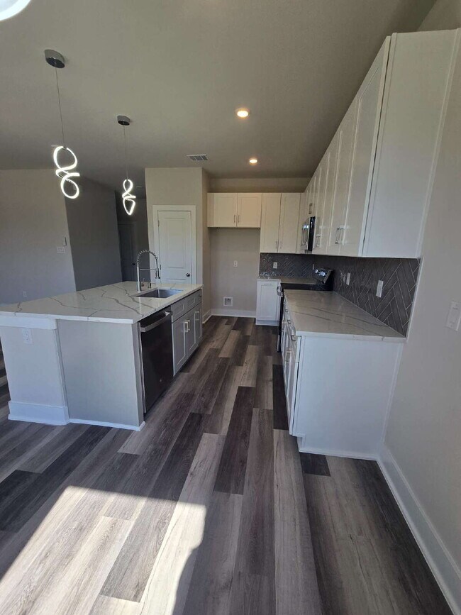 Photo - "New 3-Bed Oasis with Quartz Finishes and Modern Look!