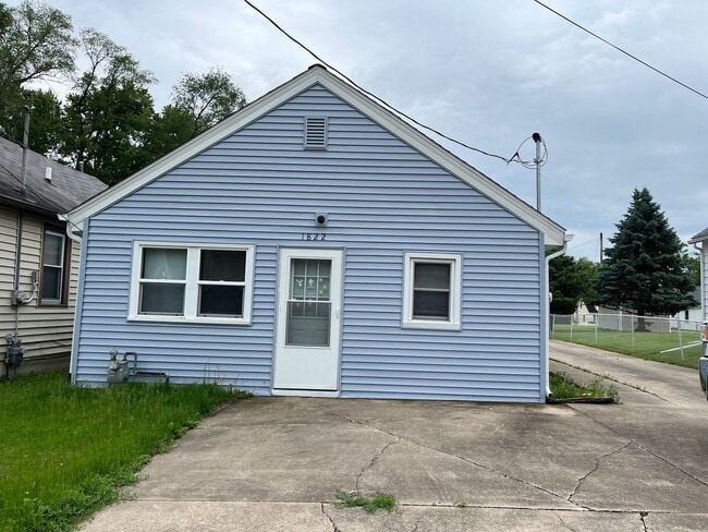 2 Bed, 1 Bath Single Family House in East ... - 2 Bed, 1 Bath Single Family House in East ...