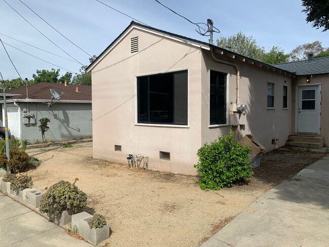 Photo - Cozy Pittsburg Duplex Home!