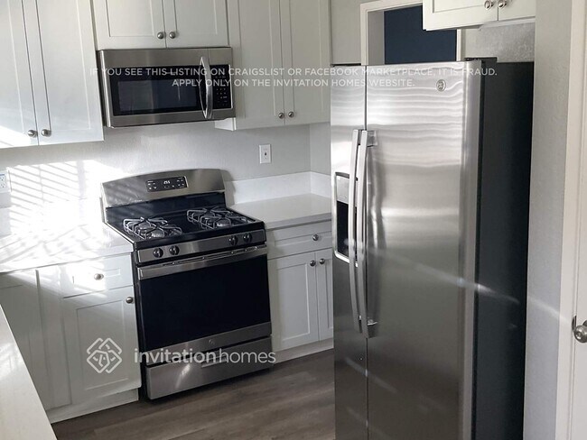 Photo - 7205 Sutherland Way