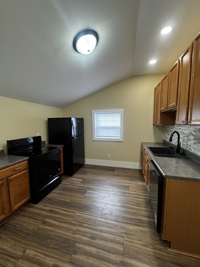 Photo - 904 S Bell St