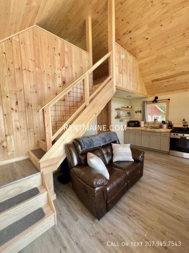 8 Sand Beach Ln