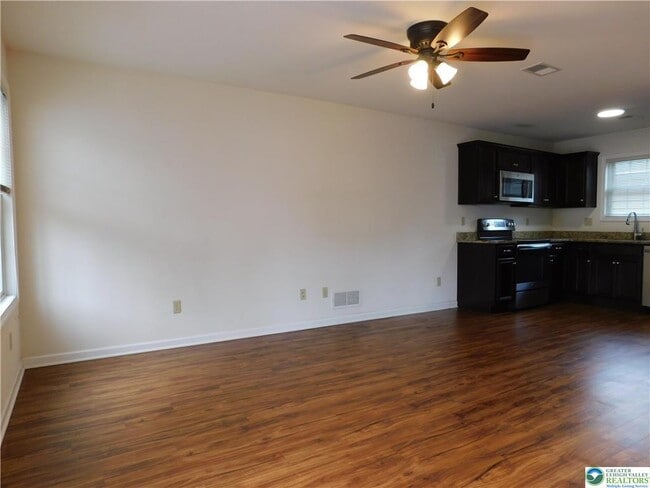 Photo - 821 Masslich St