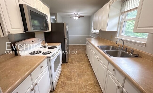 Photo - 2032 Ricky Rd