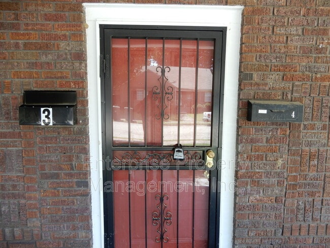 Photo - 2360 Forest Ave Unit #3