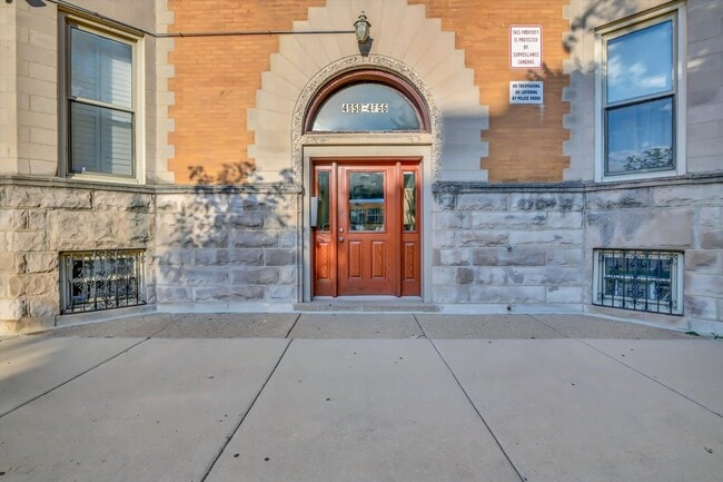 Photo - 4856 S Prairie Ave Unit 2