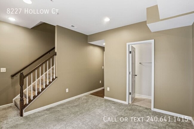 Photo - 8227 Hollow Ct