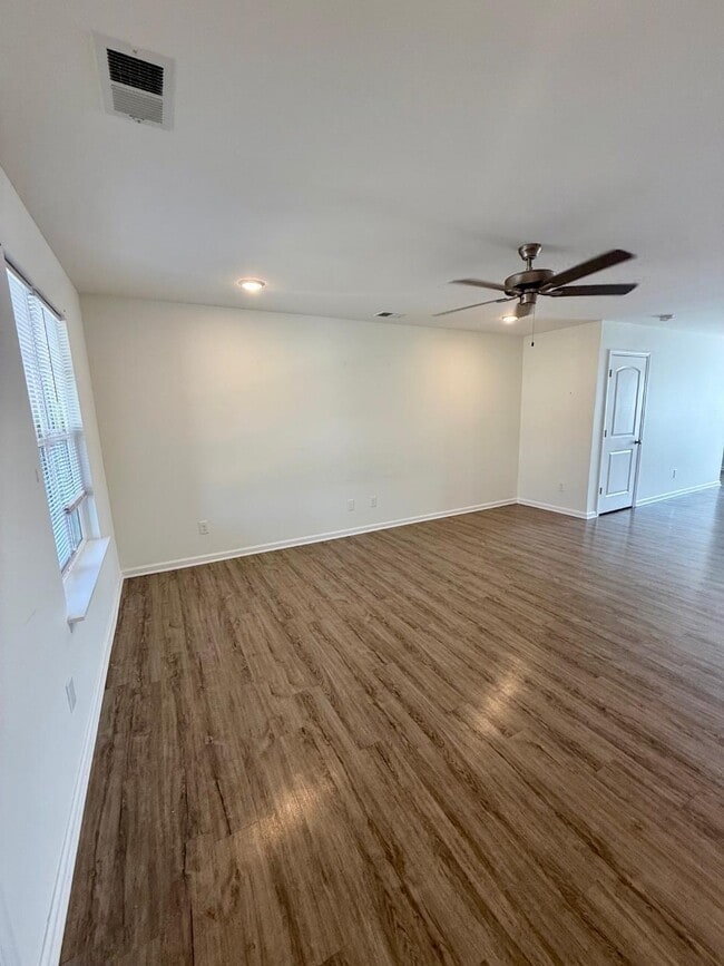 Photo - 2484 Feathersound Wy