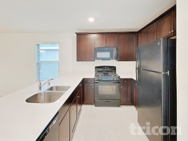 Photo - 812 Odlozil Ln