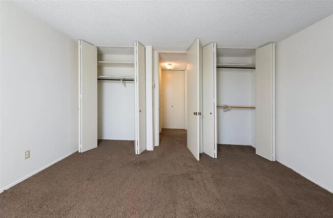 Photo - 6333 La Jolla Blvd