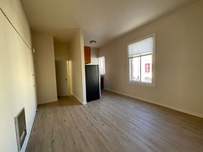 Building Photo - 757 Jackson St Unit 202