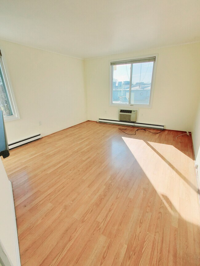 Photo - 69 Cove Rd Unit 18