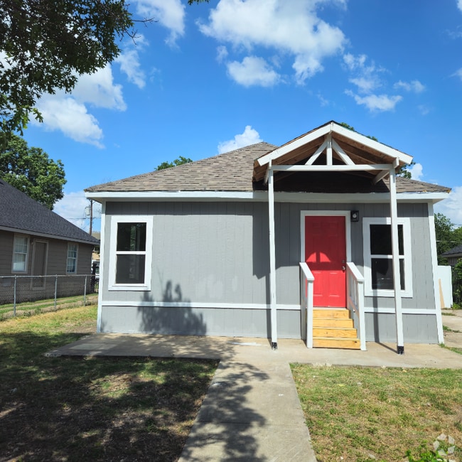 Building Photo - 2826 Alaska Ave Rental