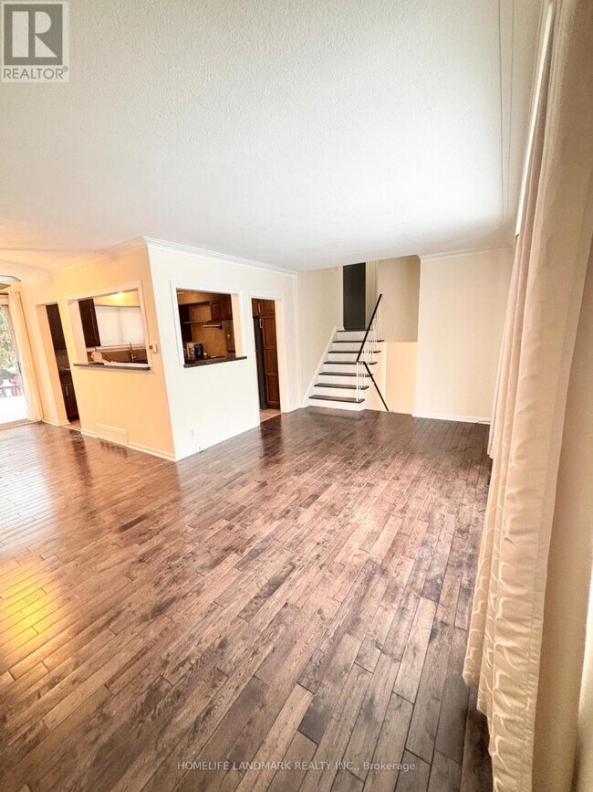 Photo - 27 Arrowflight Dr