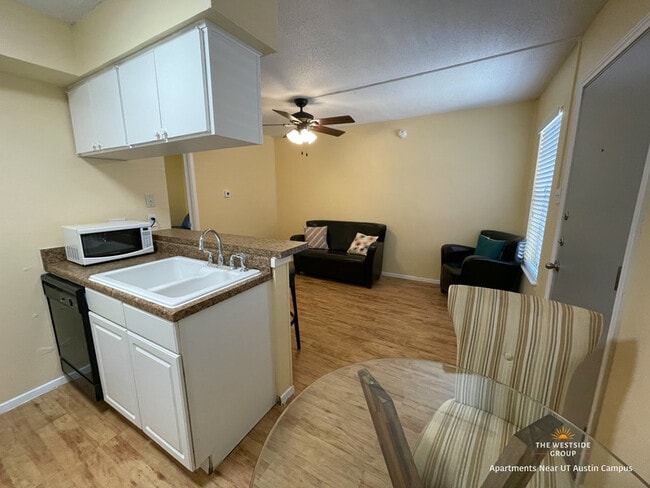 Photo - Hyde Park Court Apartments