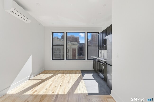 Photo - 253 State St