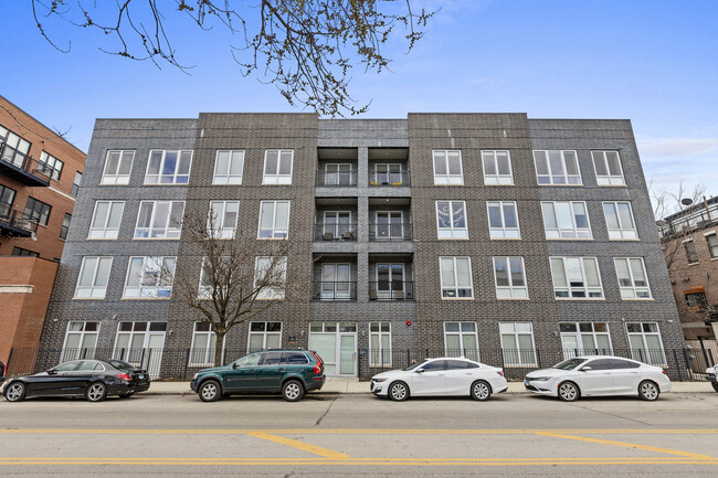 Building Photo - 2217 W Madison St Unit 310 Rental