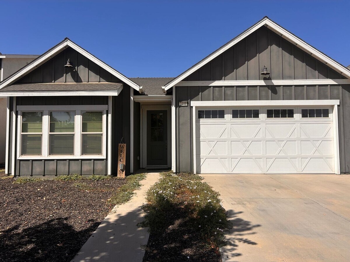 Photo - Nice home for rent in Visalia