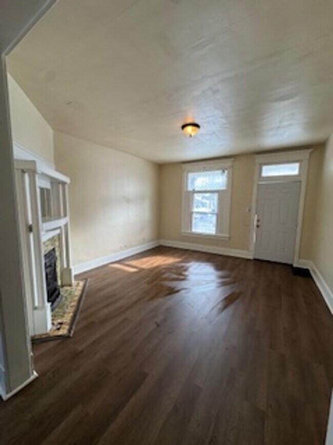 Photo - 205-207 West Oregon Street Unit 205