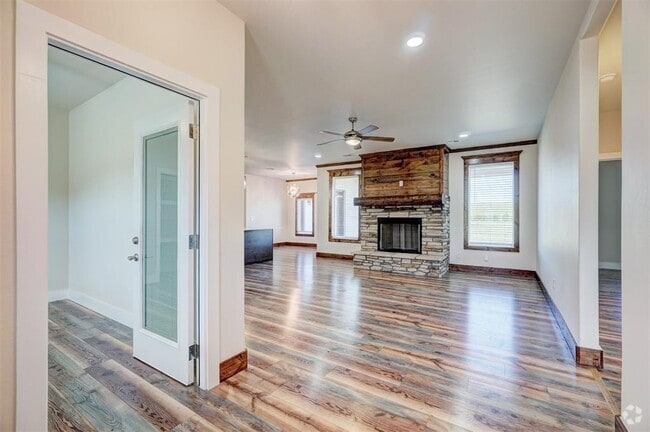 Building Photo - 4351 Whitetail Blvd Rental