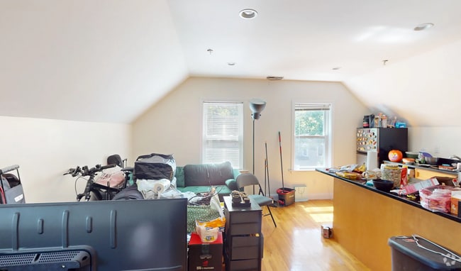 Building Photo - 176 Fuller St Unit 3 Rental