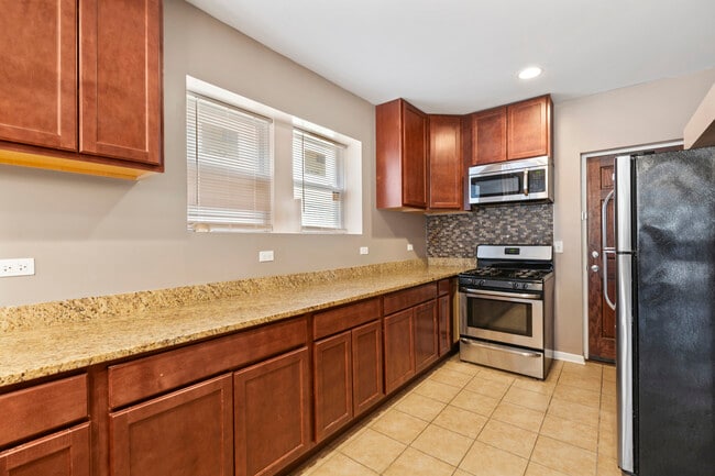 Photo - 323 Memorial Dr