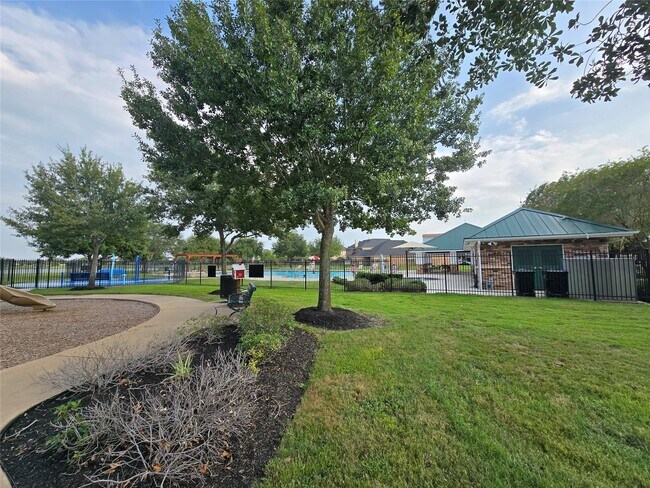 Photo - 511 Yellow Bullhead Ct House