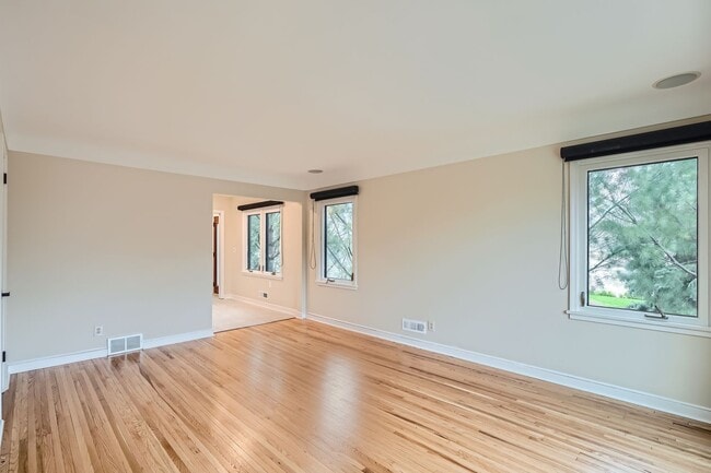 Photo - 5633 Saint Croix Ave N