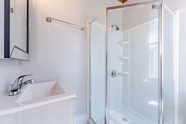 Photo - 5515 Bridge Ave Unit 5515 Bridge Down