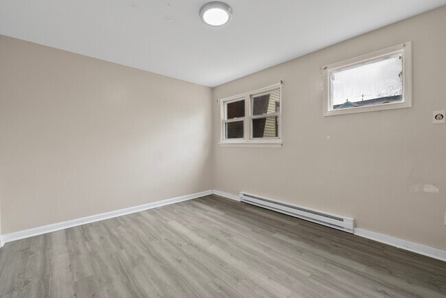 Photo - 2020 Woodlynne Ave