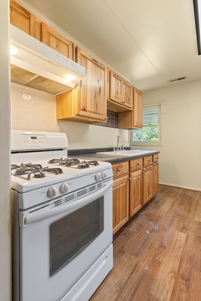 Photo - 1110 Huber Ave