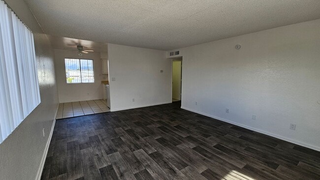Photo - **Move in Special!!** 2Bed 1Bath Apartment Home!! Unit Bev1622-19