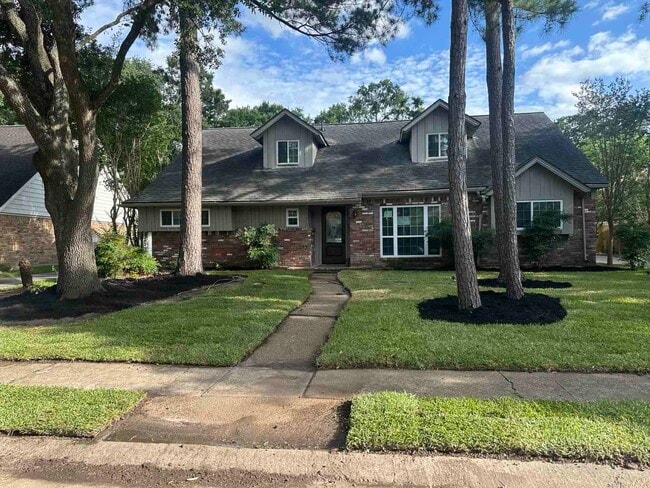 Building Photo - 10615 Piping Rock Ln