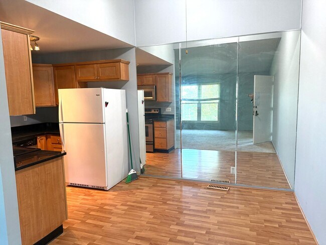 Photo - 2 Bed/1 Bath Condo in Ladue School District!