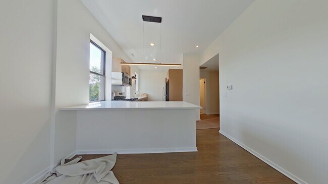 2612 Halsted