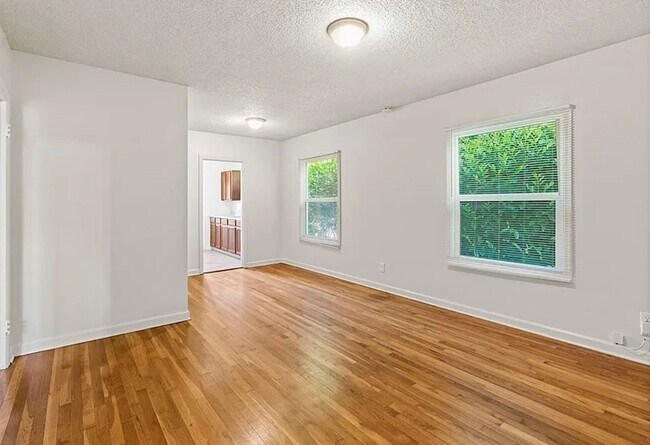 Photo - Delightful Updated 1-bedroom unit. Unit 4515