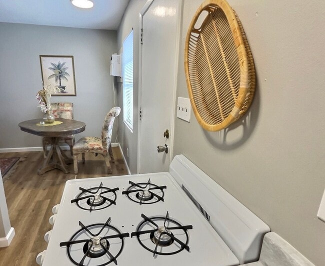 Photo - The LUX Riverside