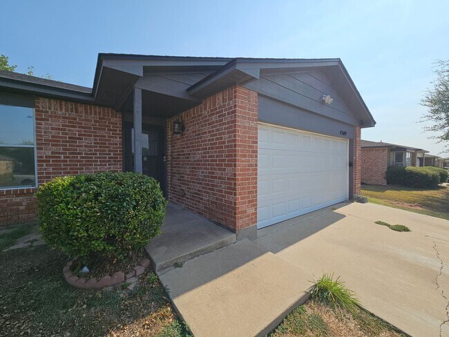 4509 Stallion Dr