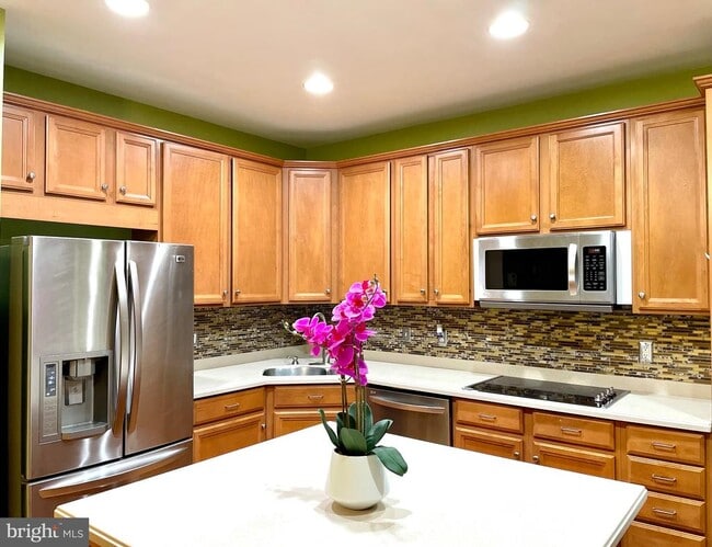 Photo - 9135 Silvershadow Ct