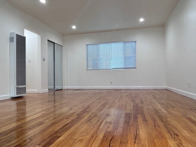 Photo - 12012 Washington Pl Unidad #2