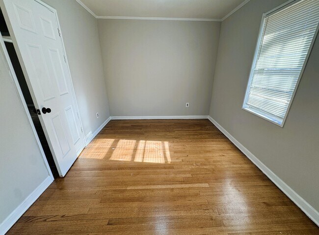 Photo - 1474 N Graham St