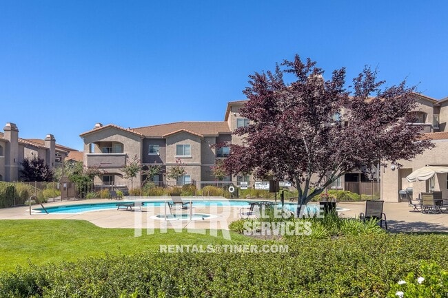 Building Photo - 10001 Woodcreek Oaks Blvd Unit #811